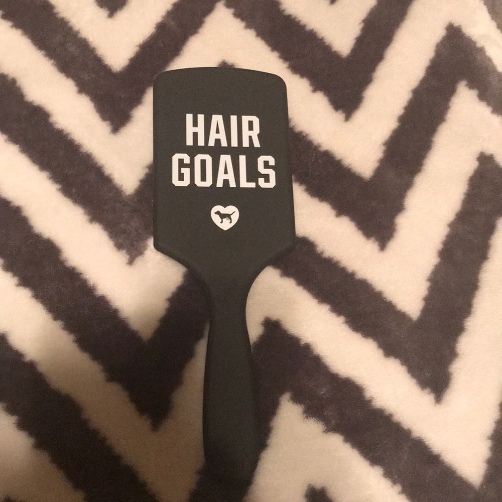 VS Pink Hair Brush